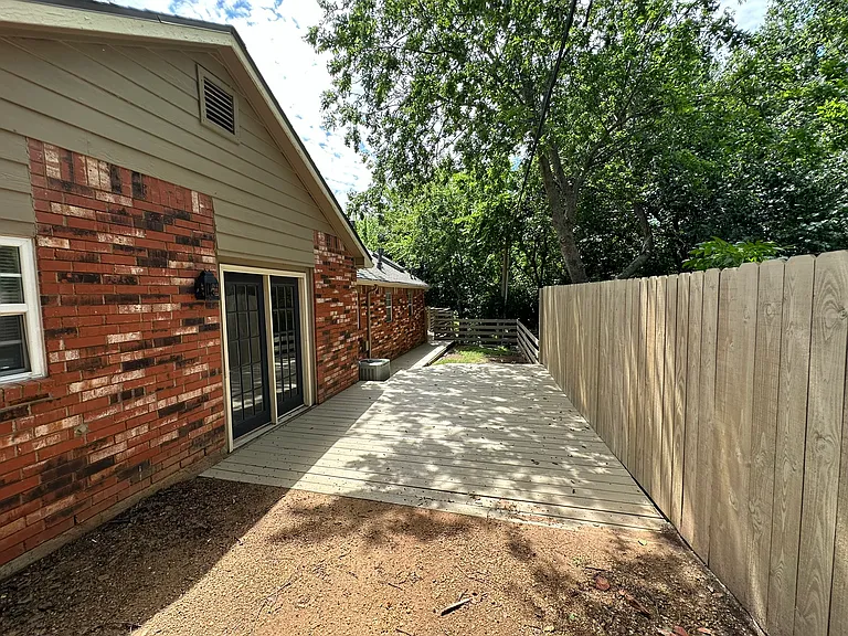 525 Ridgecrest Rd — Photo 16