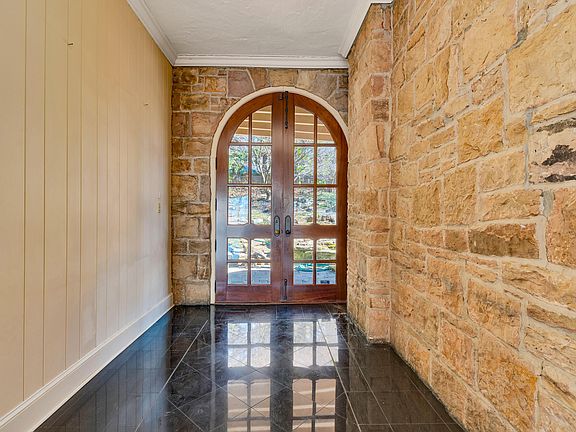 5th image of 710 W Brow Rd