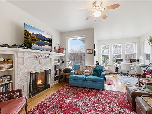 2nd image of 2318 W Addison St