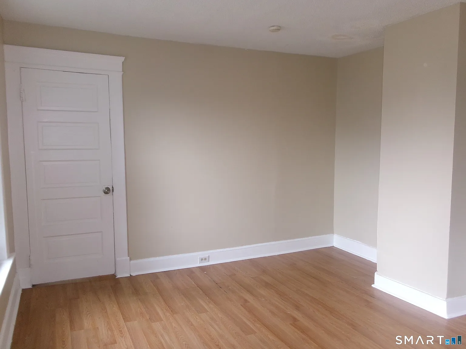 2 bed, 1.0 bath, 1025 sqft, $1,700 — Photo 2