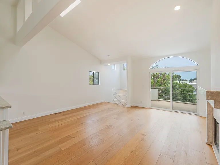 540 1st St #4 — Photo 19