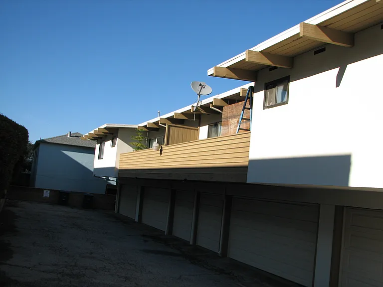 100 Millbrae Ave #2 — Photo 21