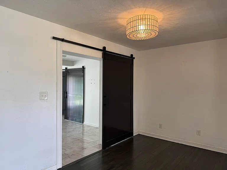 859 Canovia Ave — Photo 12