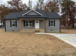 102 W Elm St, Chatsworth, GA 30705