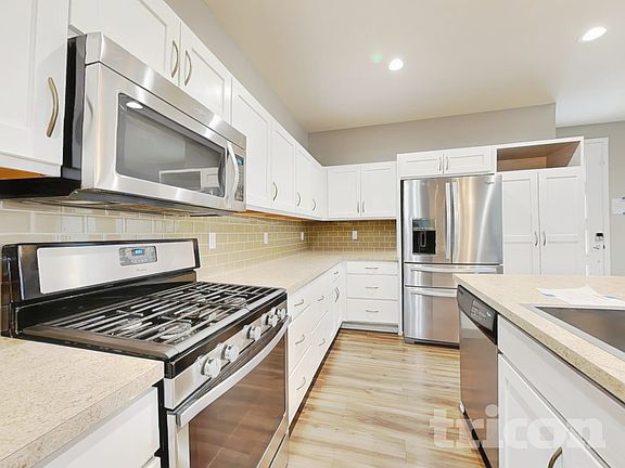 4th image of 10239 Southlawn Cir