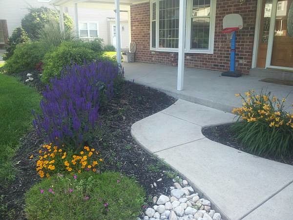Private entrance with covered porch