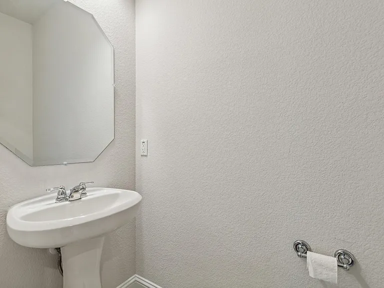 223 Headwater Dr — Photo 19