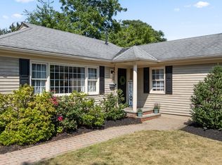 2 Herbert Rd, Worcester, MA 01602
