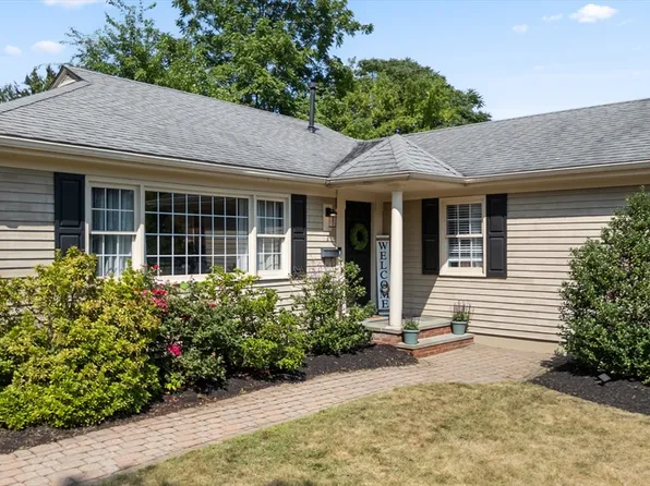 2 Herbert Rd, Worcester, MA 01602