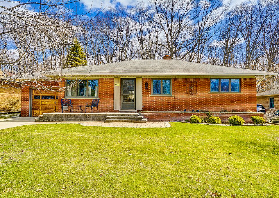 1st image of 1457 Woodland Dr