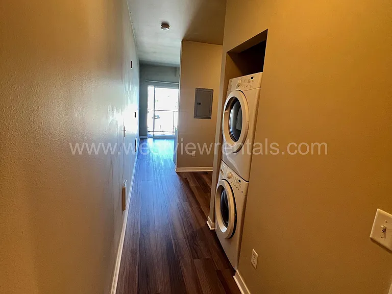 200 E Maple St — Photo 133