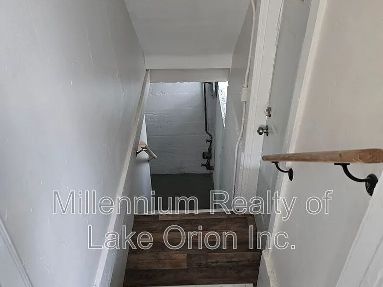 96 Oliver St — Photo 29