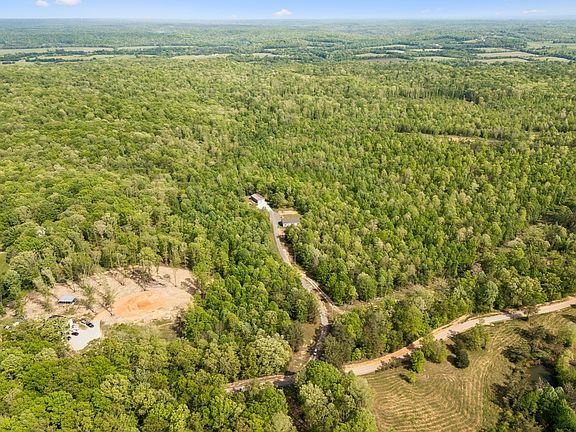 4th image of 2901 Campground Rd