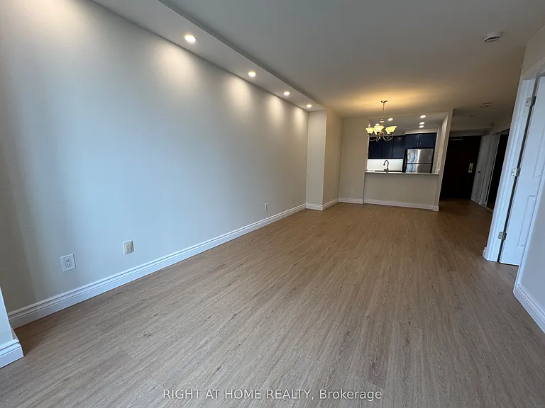 2287 Lake Shore Blvd W #906 — Photo 4