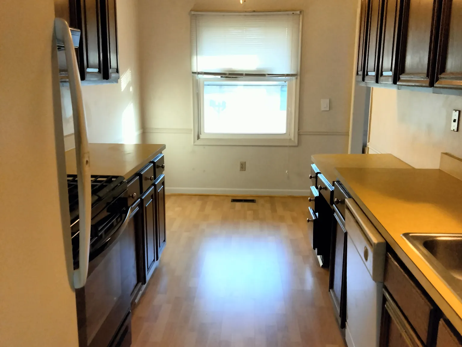 3 bed, 1.5 bath, 1350 sqft, $1,845 — Photo 4