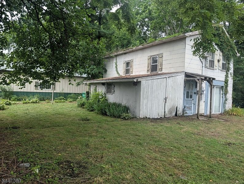 1st image of 141 4Th St