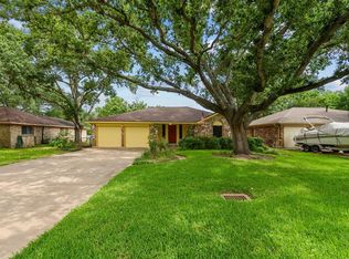 2126 Redwood Dr, Kemah, TX 77565