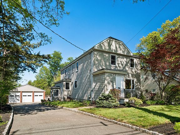 2nd image of 186 W Northfield Rd
