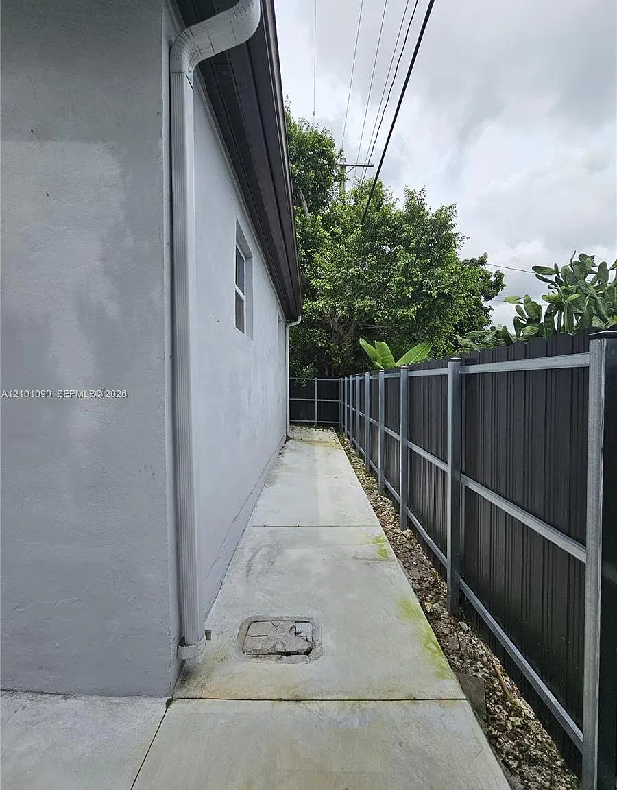 Breezeswept Estates 1st A — Photo 4