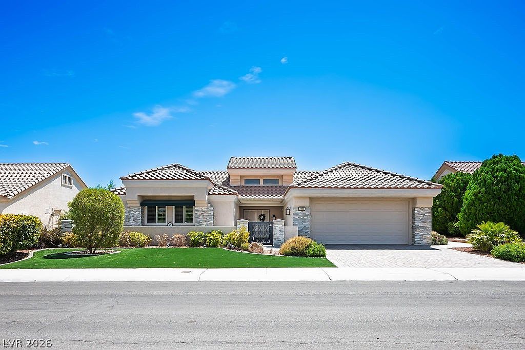 2900 Golfside Dr