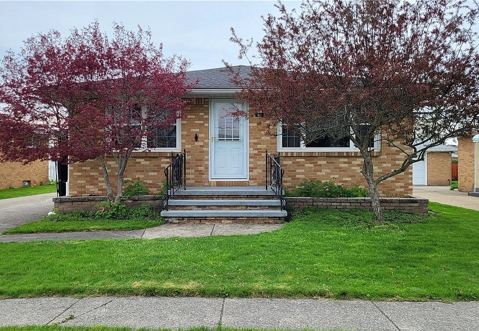 1st image of 61 Barlow Ave