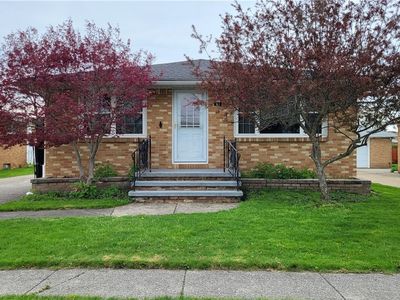 61 Barlow Ave, Lackawanna, NY, 14218