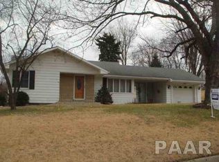 64 Grove Pl, Pekin, IL 61554