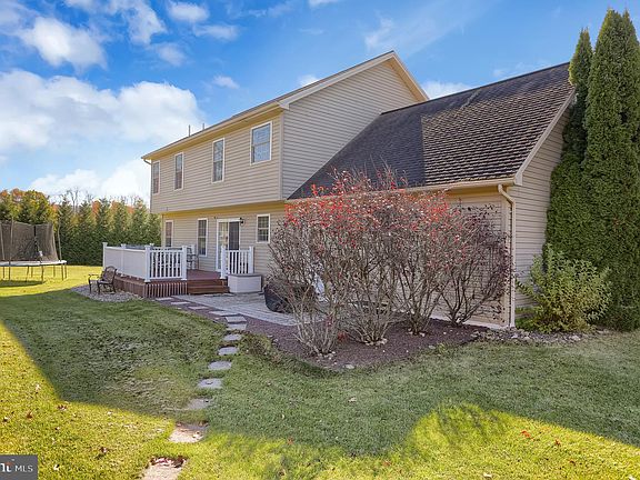 4th image of 145 Black Oak Dr