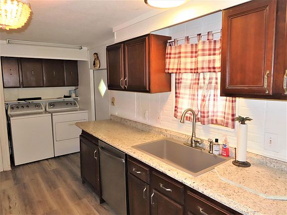 5th image of 752 Lark Drive