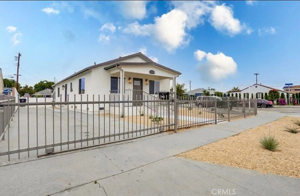 3 bed, 2.0 bath, 2600 sqft, $4,000 — Photo 4