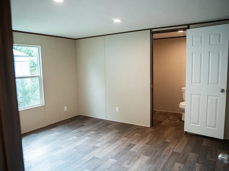 1401 N Maple St — Photo 7