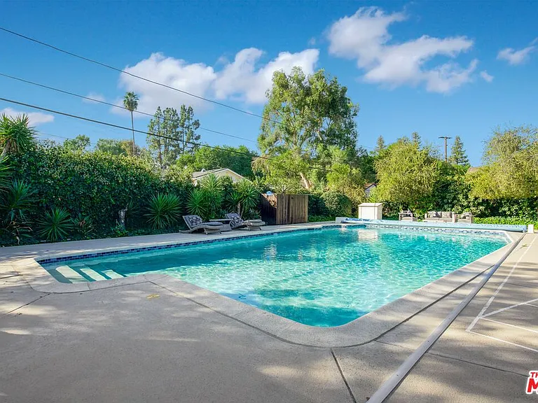 6207 Melba Ave — Photo 2