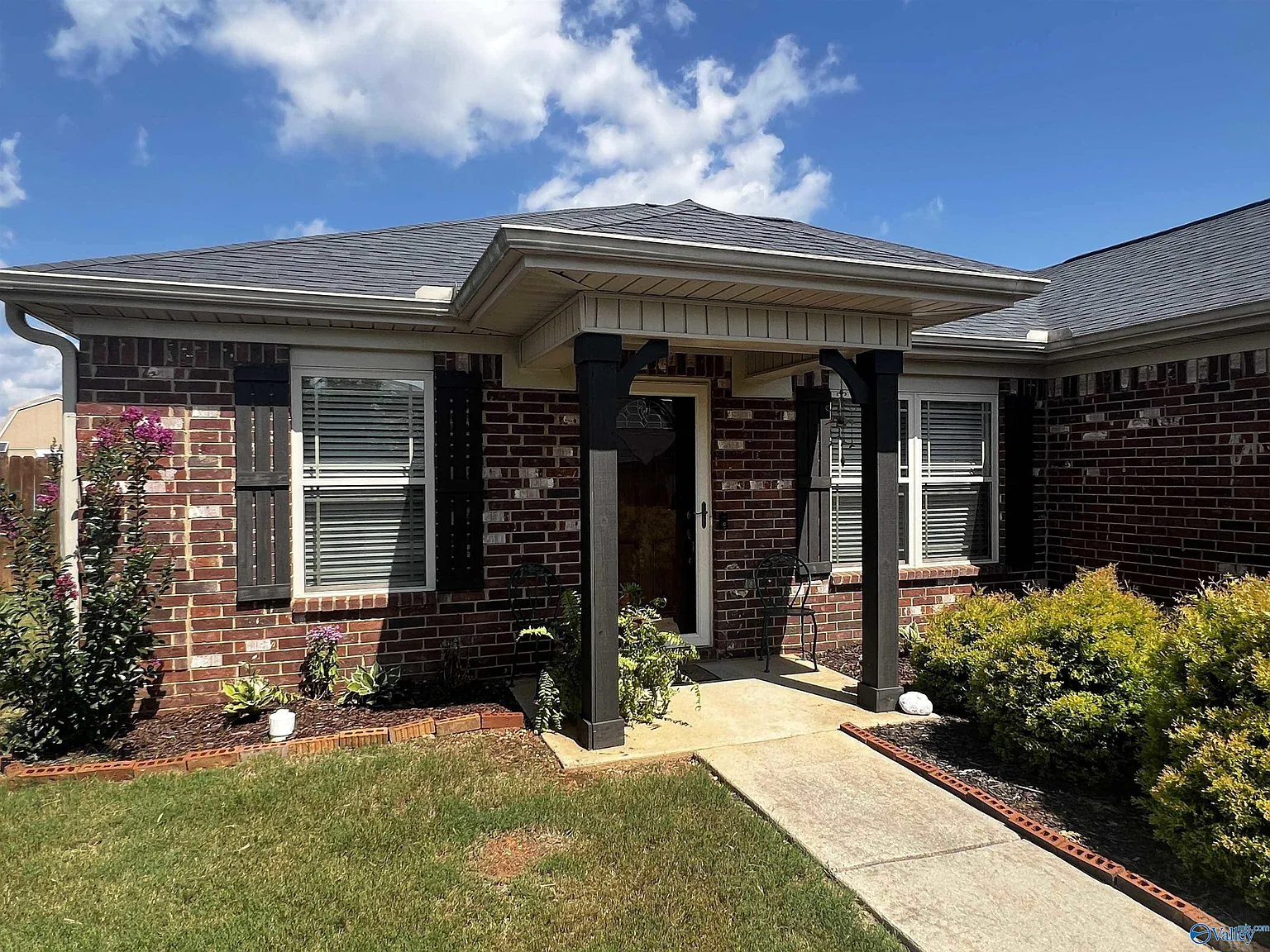 3 bed, 2.0 bath, 1558 sqft, $1,695 — Photo 2