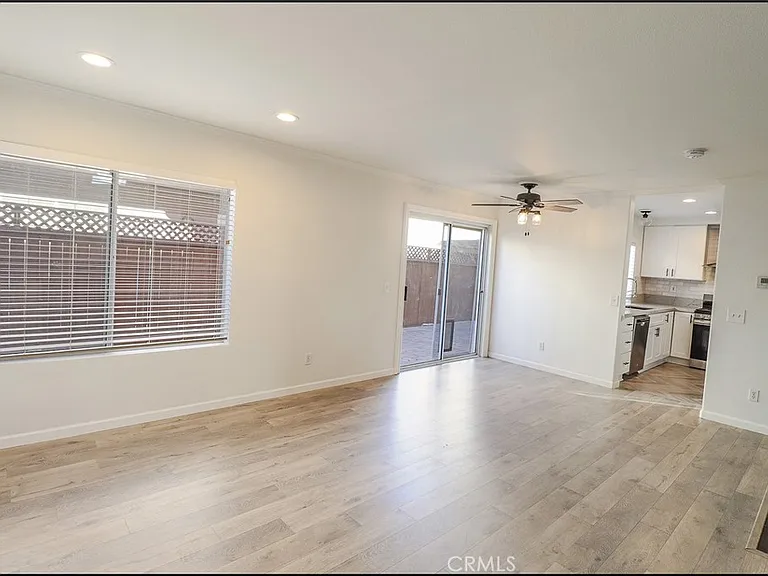 5 Chatham Ct — Photo 2
