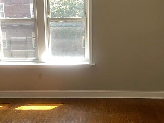 2nd image of 105 W Grove Ter #9