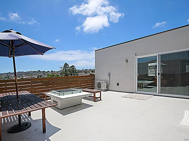 3047 Keats St — Photo 28
