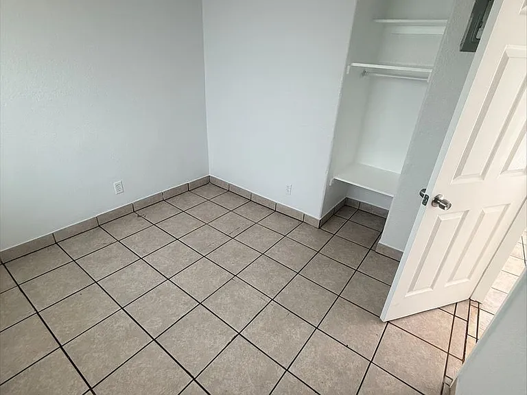 842 Alamitos Ave — Photo 4