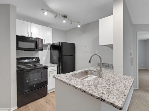 1700 Charleston Place Ln #10-102A