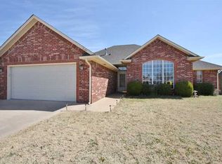 2107 University Blvd, Chickasha, OK 73018