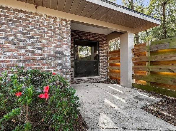 5221 NW 33rd Pl, Gainesville, FL 32606