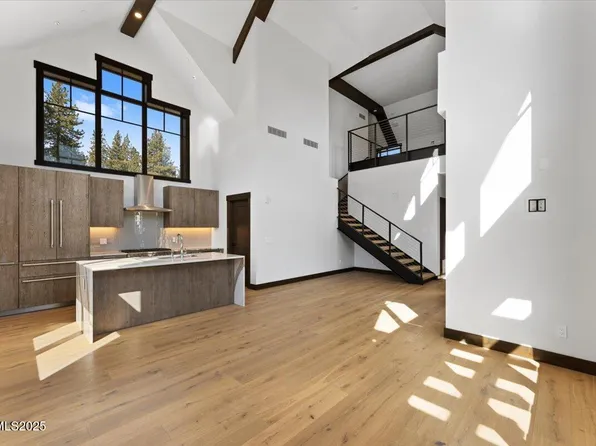 46 Beach Club Dr #905, Stateline, NV 89449