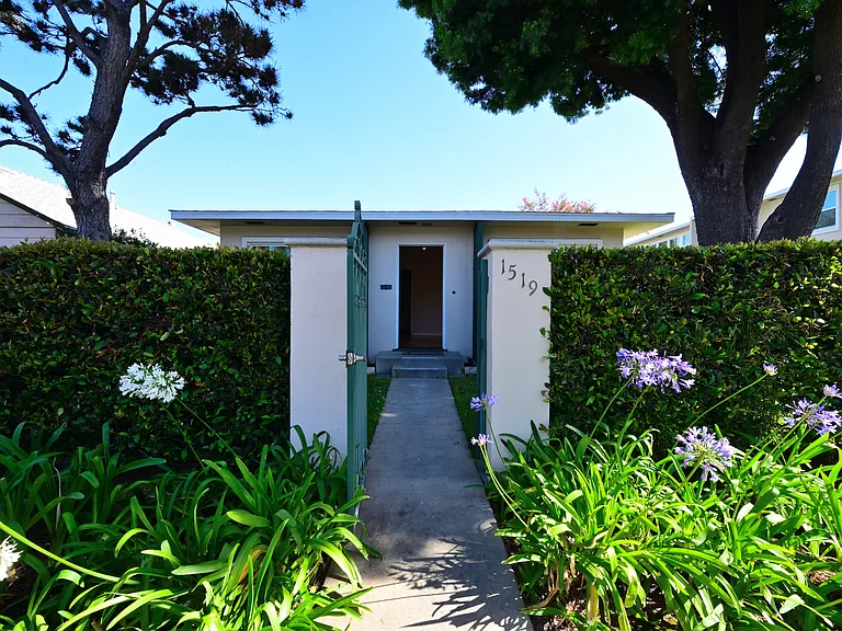 Entry to the unit