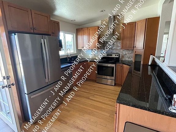 3rd image of 9628 Helio Dr