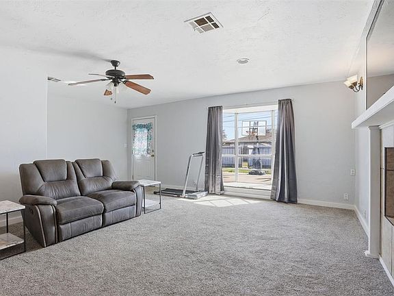 4th image of 124 Cameron Dr