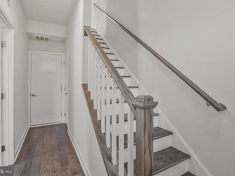 8100 Miner St — Photo 6