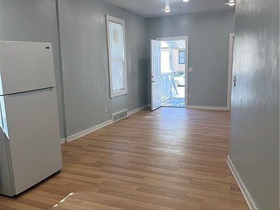 3rd image of 815 S 21st St