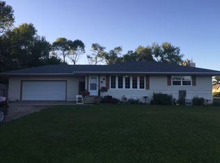 118 4th St, Grandin, ND 58038
