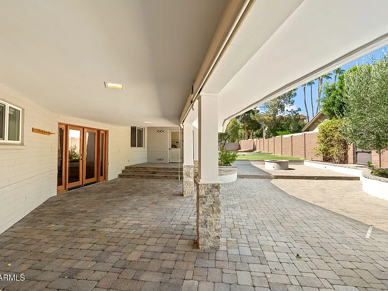 2054 E Rancho Dr — Photo 38