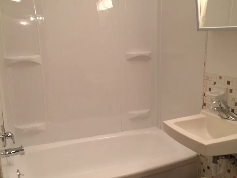 Holland Gardens Apartments — Photo 54