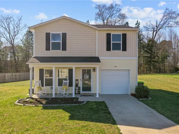 5242 Merlin Dr, Snow Camp, NC 27349